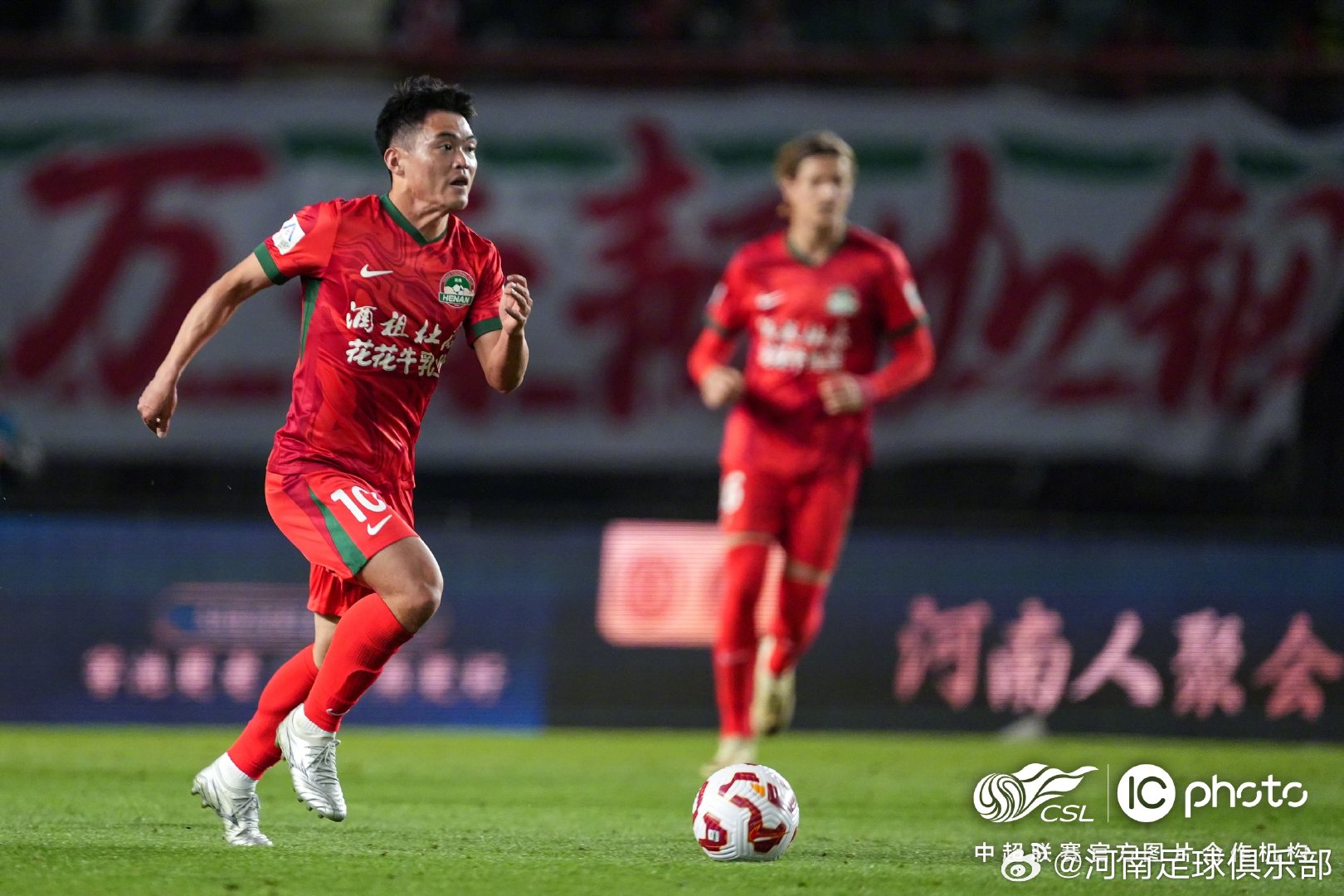 中超-图多列闪击段刘愚扳平三镇1-1西海岸3轮不胜